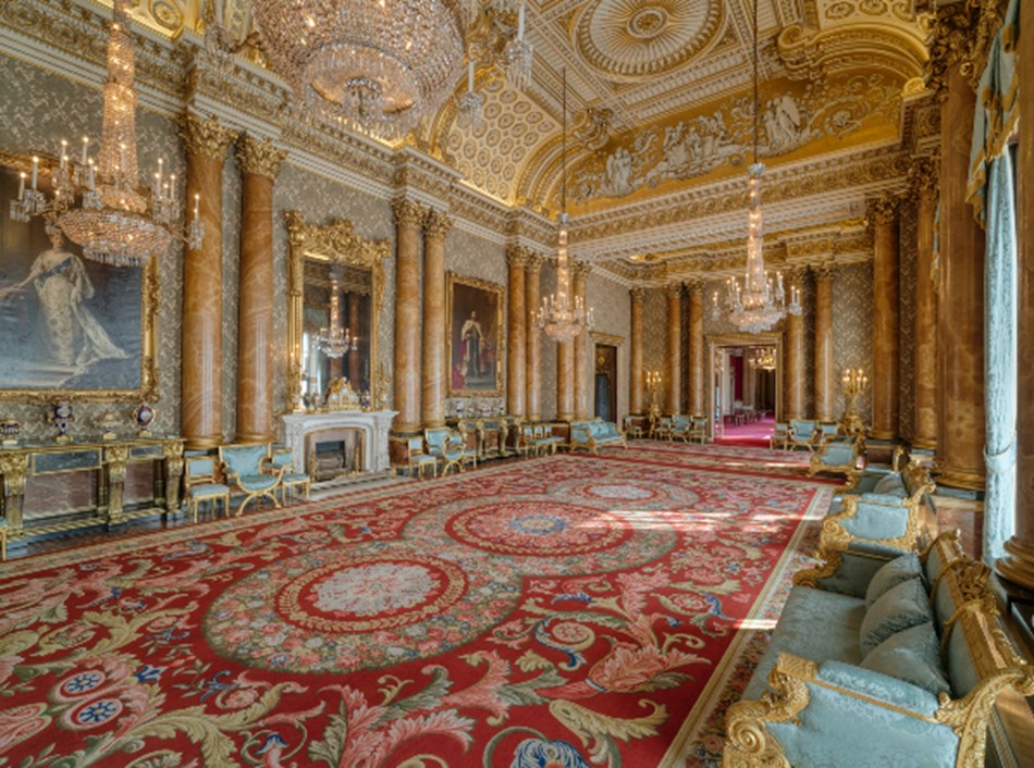 Buckingham Palace State Apartments with tickets & travel from Shaws of